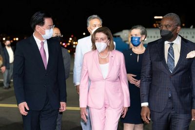 Pelosi lands in Taiwan, defying China threats