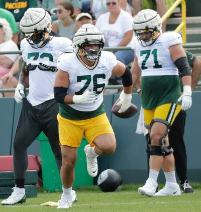 Packers try out new offensive line combo to open padded practices