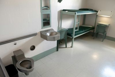 Belgium detainee rips out toilet, escapes from jail