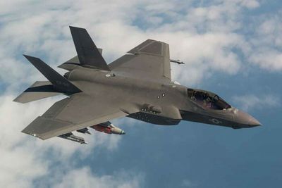 Decision looms on fighter jet funding
