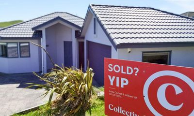 New Zealand house prices see fastest drop since GFC, but first homebuyers still shut out of market