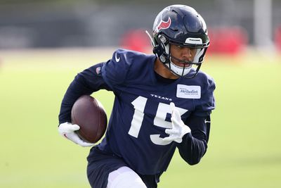 WATCH: WR Chris Moore makes one-handed catch at Texans training camp