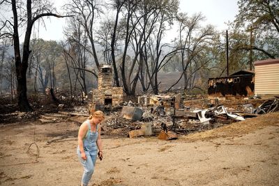 Deadly California wildfire wipes out scenic river town