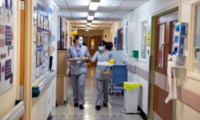 Ministers admit they will break NHS pledge on hospital waiting times