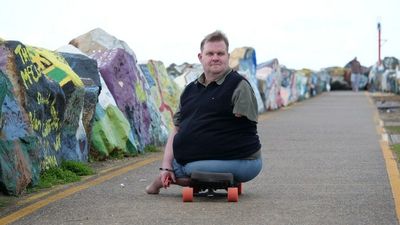 NSW man born without legs wants electric skateboards legalised as mobility aids for people with disabilities