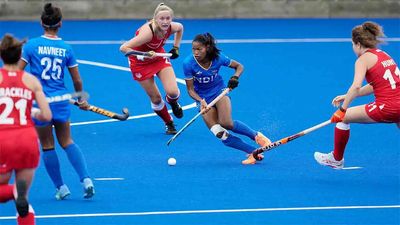 CWG 2022: England drub India to enter women's hockey semis
