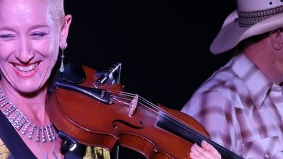 Beloved 87yo Roth violin stolen from outside Alice Springs restaurant leaving musician devastated