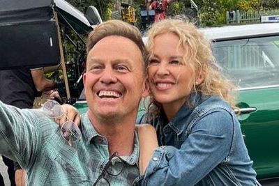 Neighbours explains why Kylie Minogue and Jason Donovan didn’t say much in last episode after big return