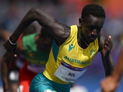 Bol through to Games 800m final