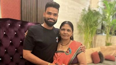 'Unable to express my feelings': Mumbai Indians' Kumar Kartikeya meets his family after 9 years