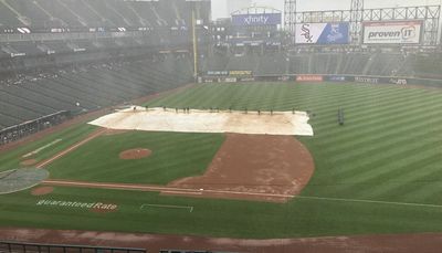 White Sox, Royals resume after rain delay