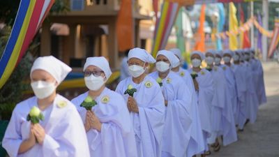 The rebel women defying a powerful all-male clergy to become Buddhist monks