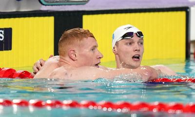 Duncan Scott holds off Tom Dean surge to win 200m individual medley gold