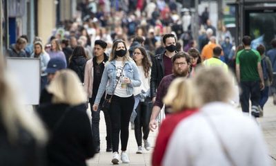 Visits to shopping centres and high streets dip below pre-pandemic levels