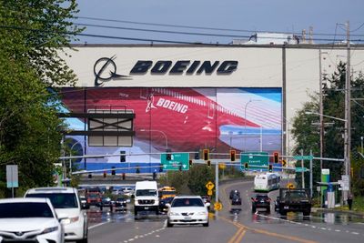 Machinists at 3 Boeing defense plants ratify new contract