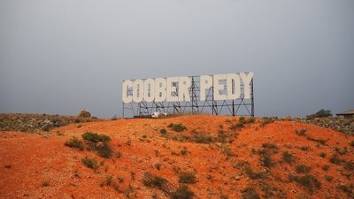 Coober Pedy council to remain in administration pending government decisions for town's future