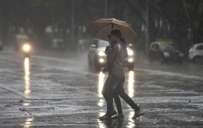 Delhi Weather: Partly cloudy morning in the city, moderate rain likely