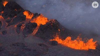 Iceland volcano erupts after eight-month pause