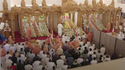 Royal Mint celebrate launch of Ganesh Bar by presenting gold to newly built temple