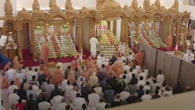 Royal Mint celebrate launch of Ganesh Bar by presenting gold to newly built temple