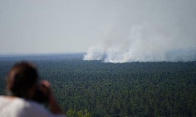 Series of explosions hamper attempts to tackle Berlin forest fire