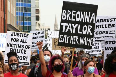 US charges four police officers in killing of Breonna Taylor