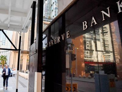 RBA warns on inflation, downgrades growth