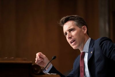 Hawley called out by GOP colleagues