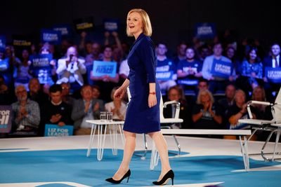 Liz Truss to set out economic plans to finance sector in bid to lead Britain