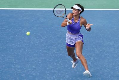 Emma Raducanu overcomes Washington heat to reach Citi Open quarter-finals