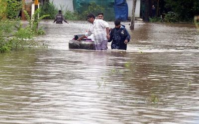 Morning Digest | Rain fury continues unabated in Kerala; India moves into hockey semifinals at CWG, and more