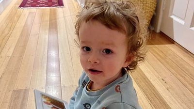 Melbourne mum seeks quick-thinking 'good Samaritans' who helped toddler get urgent care