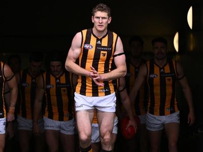 McEvoy milestone as Hawthorn battle Suns