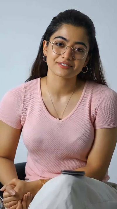 Pics: Rashmika Mandanna looks extremely stunning in specs