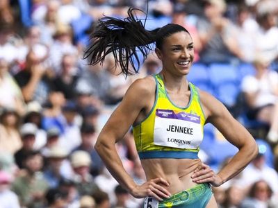 Jenneke continues flying form in hurdles