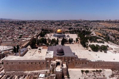 At flashpoint Jerusalem holy site, whispered prayers defy unwritten accord