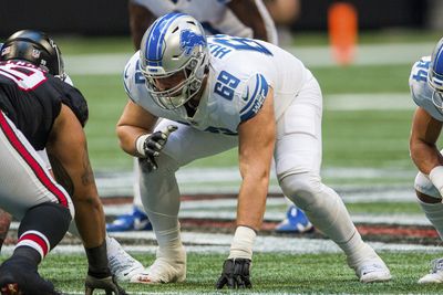 Giants sign OT Will Holden, waive DE Niko Lalos