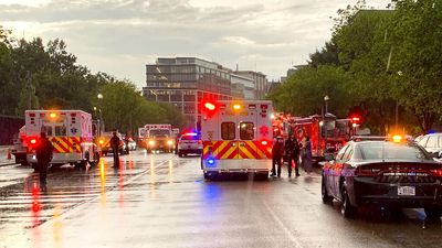 Lightning strike kills two, injures two others near White House