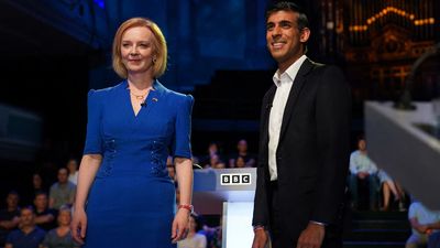 Can Sunak catch up with Truss in race for Downing Street?