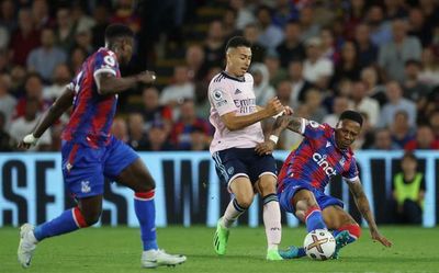 Arsenal win 2-0 at Palace in Premier League opener