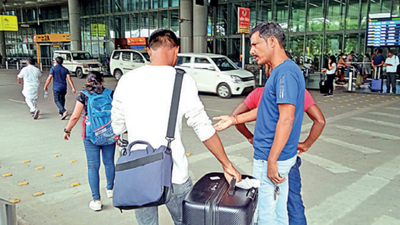 Cab confusion brings taxi touts back to Kolkata airport