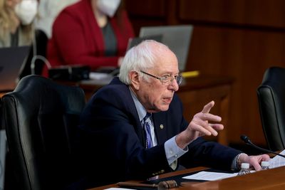 Sanders pushes to shape up Medicare