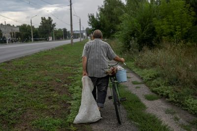 Ukraine's elderly bikers defy cycle of violence