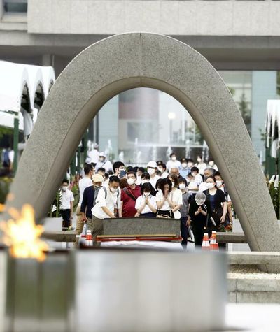 77th anniversary of A-bombing commemorated in Hiroshima / Mayor slams Russia in peace declaration