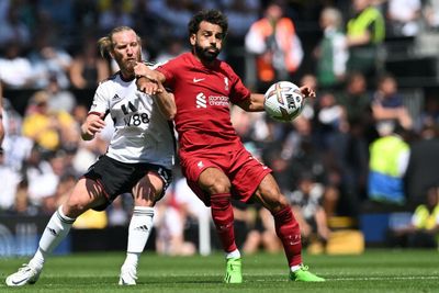 Liverpool held to draw in EPL opener