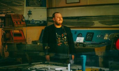 Andrew Tuttle: Fleeting Adventure review – widescreen shimmer from the banjo wizard