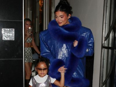 Kylie Jenner and daughter Stormi put on a fashionable display in London: ‘The coolest duo’