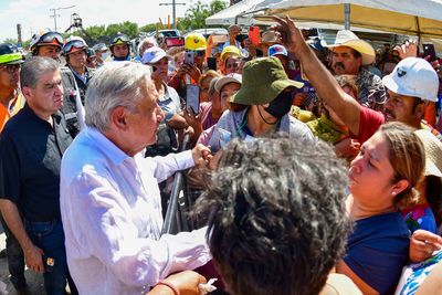 'Time against us' in bid to rescue 10 Mexican miners after 3 days underground