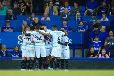 Spot-on Jorginho gives Chelsea opening win at Everton