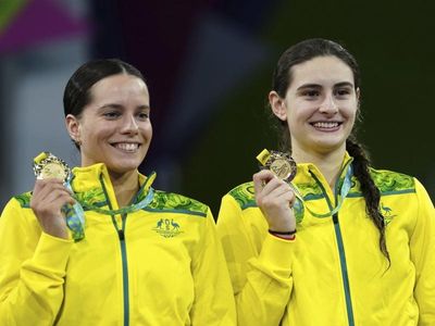 Youngest Aussie athlete wins diving gold